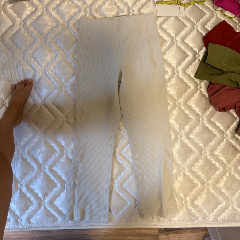 Lululemon High-Rise Cropped Pants, Size 6, NWT